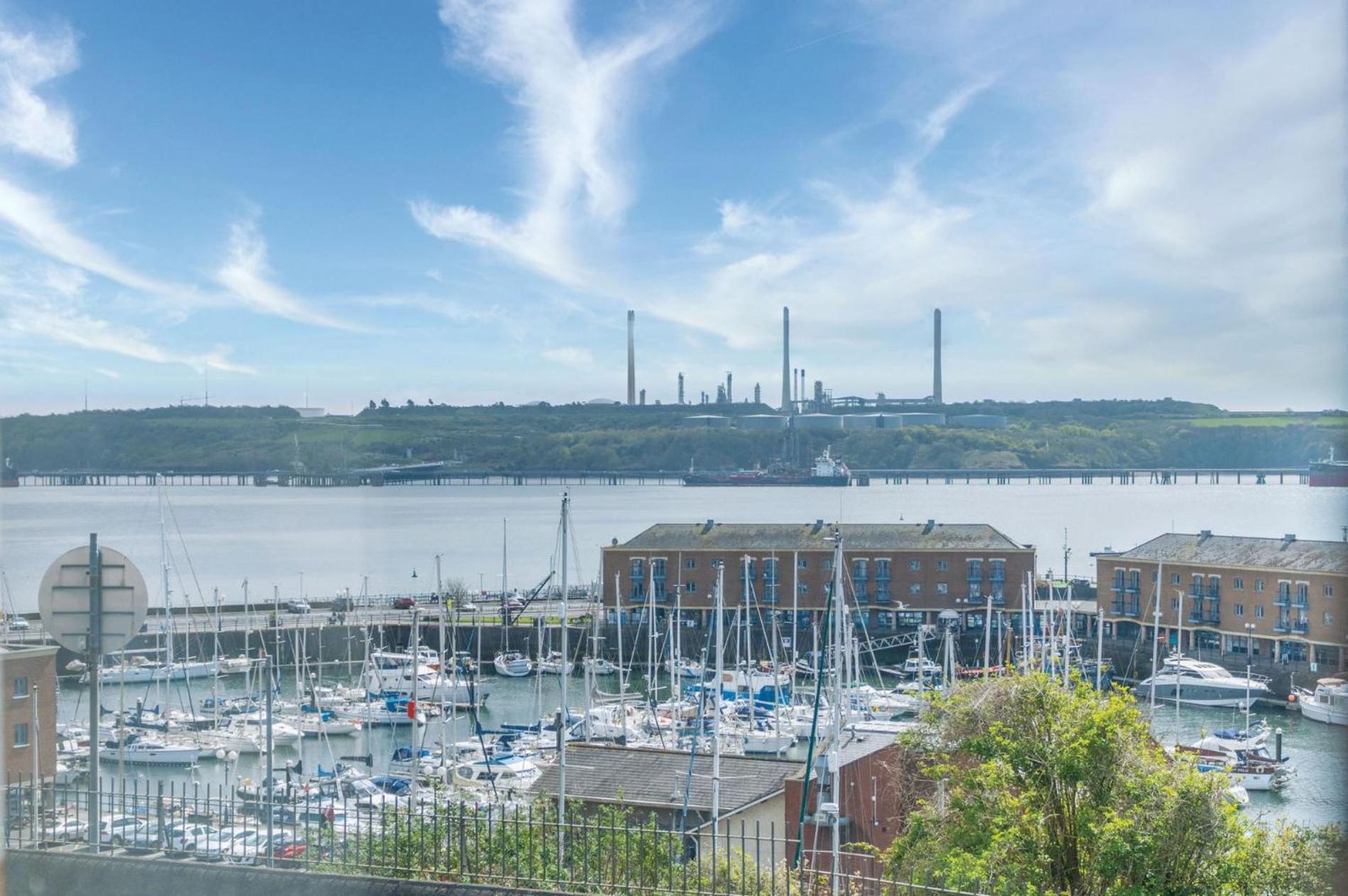 Harbour View - 2 Bedroom Apartment - Milford Haven Luaran gambar